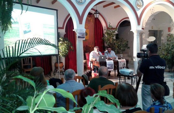 Presentación del libro de Luis Garcí­a Bravo en Trebujena.